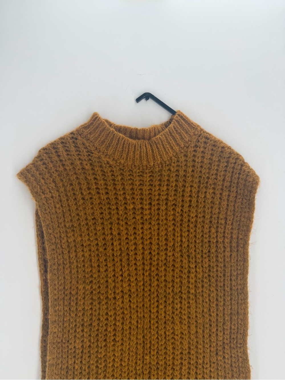 Paloma Wool Cornetto Soft Sleeveless Chunky Knit Open Sides Vest Poncho